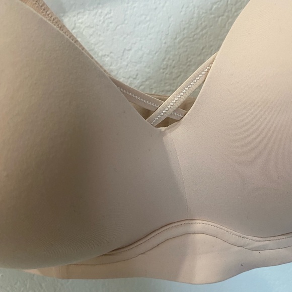 NWT TORRID wire free push up plunge bra - Picture 3 of 3